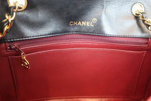 Load image into Gallery viewer, CHANEL Matelasse chain shoulder bag Lambskin Black/Gold hadware Shoulder bag 600100236
