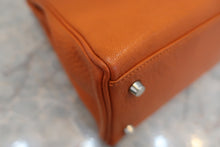 Load image into Gallery viewer, HERMES KELLY 35 Chevre myzore goatskim Orange □H Engraving Shoulder bag 600080135
