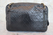 Load image into Gallery viewer, CHANEL Matelasse chain shoulder bag Lambskin Black/Gold hadware Shoulder bag 800050113
