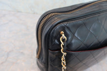 Load image into Gallery viewer, CHANEL Matelasse chain shoulder bag Lambskin Black/Gold hadware Shoulder bag 800050113
