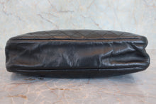 Load image into Gallery viewer, CHANEL Matelasse chain shoulder bag Lambskin Black/Gold hadware Shoulder bag 800050113
