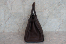 Load image into Gallery viewer, HERMES BIRKIN 30 Bi-color Togo leather Chocolat/Black □I Engraving Hand bag 700050201
