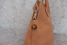 Load image into Gallery viewer, HERMES BOLIDE 35 Graine Couchevel leather Natural 〇W Engraving Shoulder bag 500080088
