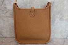 Load image into Gallery viewer, HERMES  EVELYNE TPM Clemence leather Biscuit Z Engraving Shoulder bag 700030185
