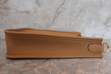 Load image into Gallery viewer, HERMES  EVELYNE TPM Clemence leather Biscuit Z Engraving Shoulder bag 700030185
