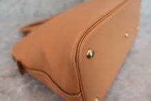 Load image into Gallery viewer, HERMES BOLIDE 35 Graine Couchevel leather Natural 〇W Engraving Shoulder bag 500080088
