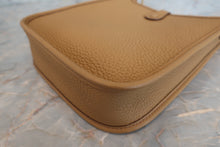 Load image into Gallery viewer, HERMES  EVELYNE TPM Clemence leather Biscuit Z Engraving Shoulder bag 700030185
