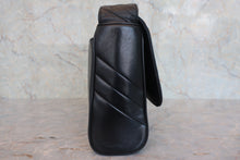 将图片加载到图库查看器，CHANEL/香奈儿 coco小姐 肩背包 羊皮 Black/Gold hadware(黑色/金色金属) 肩背包 800070035

