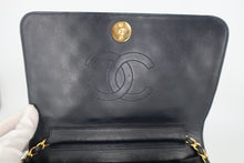 將圖片載入圖庫檢視器 CHANEL/シャネル マトラッセプッシュロックチェーンショルダーバッグ ラムスキン ネイビー/ゴールド金具 ショルダーバッグ 800090164
