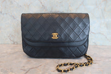 画像をギャラリービューアに読み込む, CHANEL/シャネル マトラッセＷフラップチェーンショルダーバッグ ラムスキン ブラック/ゴールド金具 ショルダーバッグ 800080141
