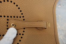 Load image into Gallery viewer, HERMES  EVELYNE TPM Clemence leather Biscuit Z Engraving Shoulder bag 700030185
