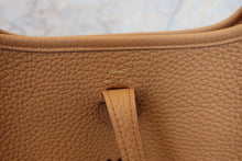 Load image into Gallery viewer, HERMES  EVELYNE TPM Clemence leather Biscuit Z Engraving Shoulder bag 700030185

