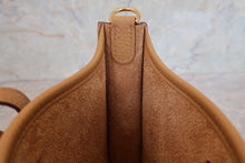 Load image into Gallery viewer, HERMES  EVELYNE TPM Clemence leather Biscuit Z Engraving Shoulder bag 700030185
