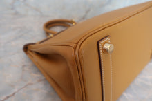 Load image into Gallery viewer, HERMES BIRKIN 25  Chevre myzore goatskim Natural sable □I Engraving Hand bag 600040208
