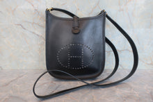 Load image into Gallery viewer, HERMES  EVELYNE TPM Box carf leather Black □F Engraving Shoulder bag 800070032
