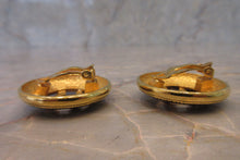 将图片加载到图库查看器，CHANEL/香奈儿  经典双C 圆形 耳夹 镀金 Gold(金色) 耳夹 700040094
