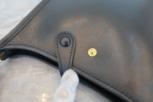 Load image into Gallery viewer, HERMES  EVELYNE TPM Box carf leather Black □F Engraving Shoulder bag 800070032
