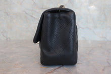 将图片加载到图库查看器，CHANEL/香奈儿 迷你CF 单盖 链条包 荔枝皮 Black/Silver hadware(黑色/银色金属) 肩背包 800060104
