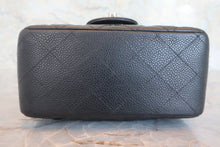 将图片加载到图库查看器，CHANEL/香奈儿 迷你CF 单盖 链条包 荔枝皮 Black/Silver hadware(黑色/银色金属) 肩背包 800060104
