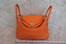 将图片加载到图库查看器，HERMES LINDY 30 Clemence leather Orange □P刻印 Shoulder bag 800020230
