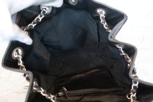 画像をギャラリービューアに読み込む, CHANEL/シャネル ココマーク巾着チェーンショルダーバッグ ラムスキン ブラック/シルバー金具 ショルダーバッグ 700100228
