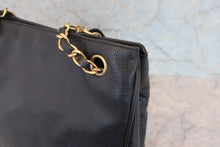 画像をギャラリービューアに読み込む, CHANEL/シャネル トリプルココマークチェーンショルダーバッグ キャビアスキン ブラック/ゴールド金具 ショルダーバッグ 800050080
