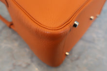 将图片加载到图库查看器，HERMES LINDY 30 Clemence leather Orange □P刻印 Shoulder bag 800020230
