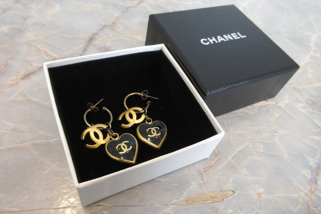 CHANEL/シャネル ココマークハートピアス 金メッキ ゴールド/ブラック ピアス 700010064
