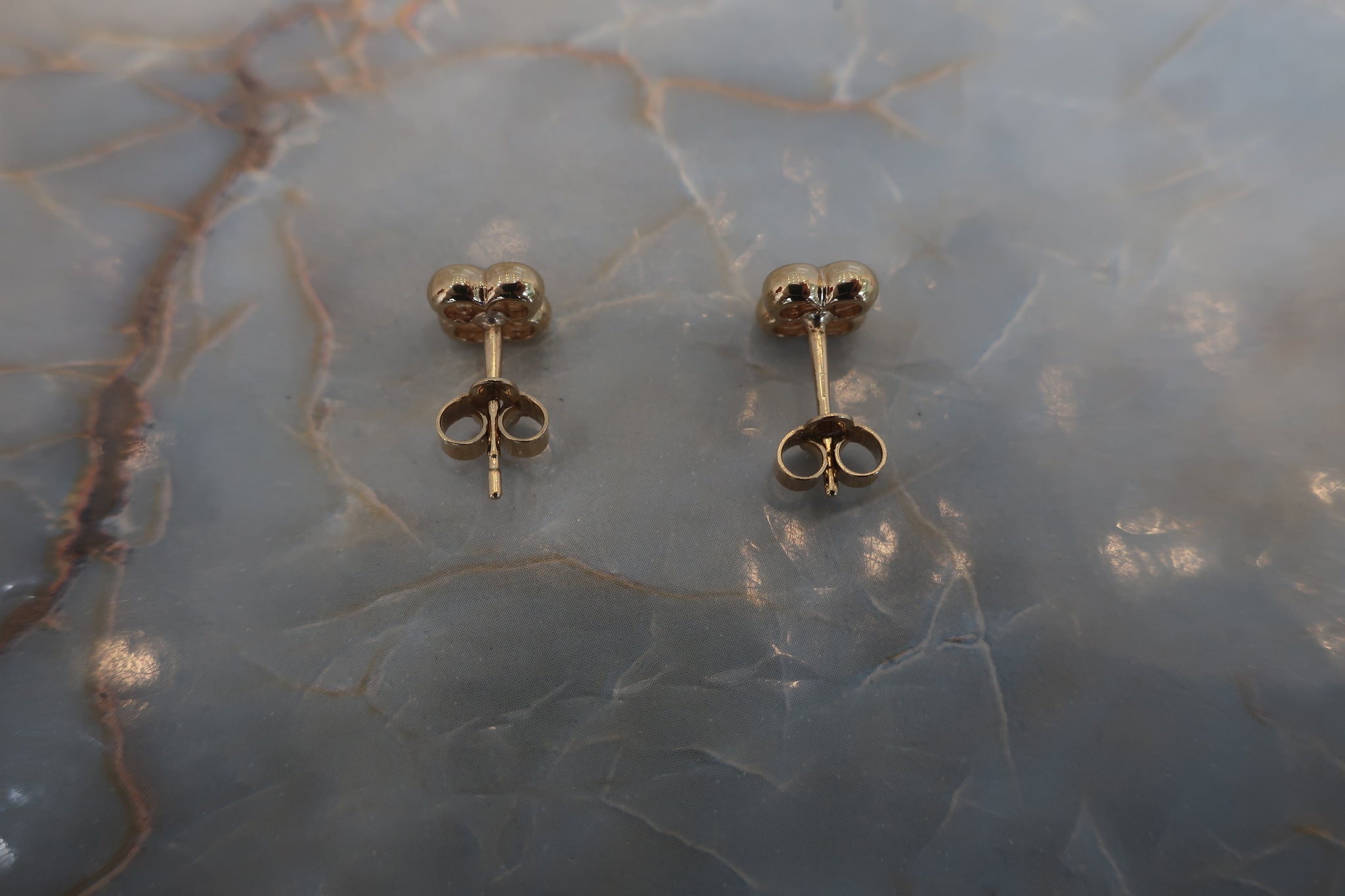 Louis Vuitton Womens LV Earrings Gold OS – Luxe Collective