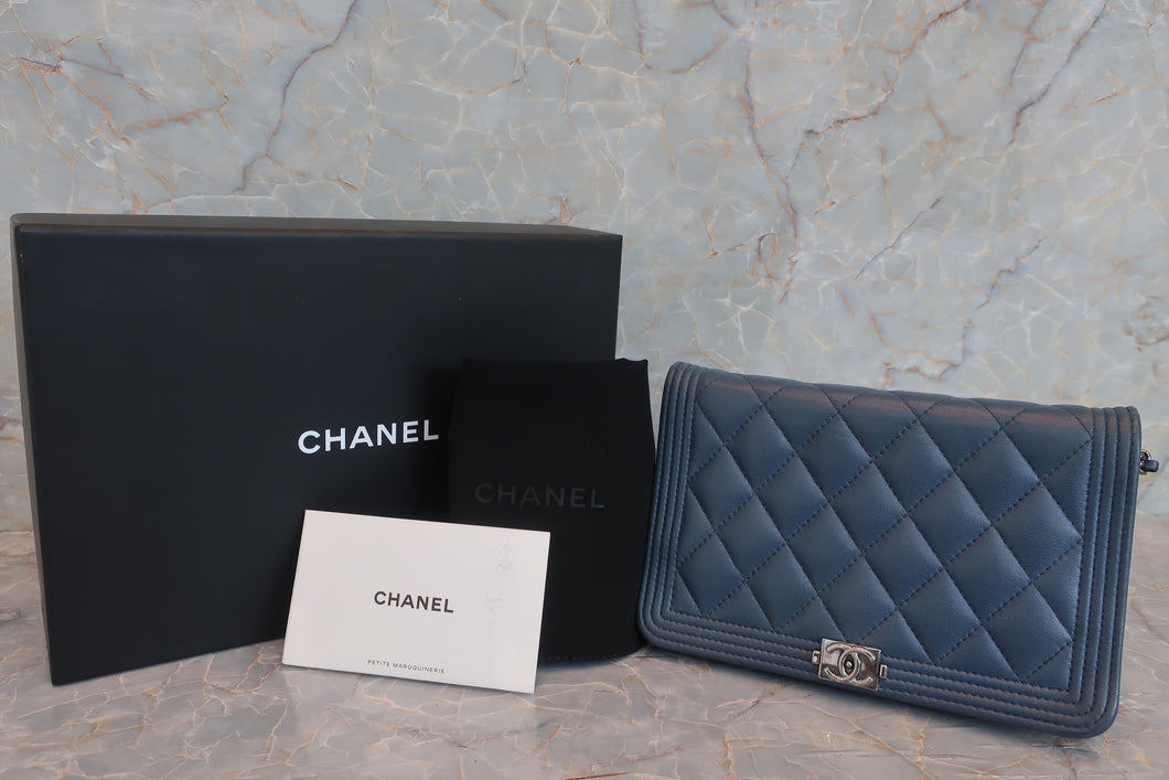 CHANEL/シャネル ボーイシャネルチェーンウォレット キャビアスキン ブルー ショルダーバッグ 600090235