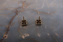 Load image into Gallery viewer, LOUIS VUITTON Flower earring Gold plate Gold Earring 300030201
