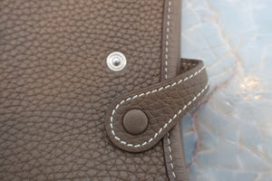 HERMES  EVELYNE TPM Clemence leather Etoupe gray Z Engraving Shoulder bag 700050195