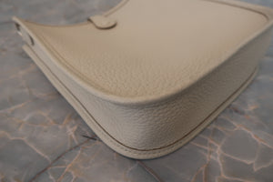 HERMES／エルメス エブリンTPM トリヨンクレマンス ベトン U刻印 ショルダーバッグ 700090242