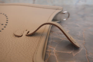 HERMES／エルメス エブリンTPM トリヨンクレマンス ベトン U刻印 ショルダーバッグ 700090242