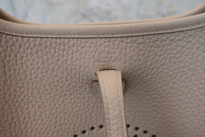 HERMES／エルメス エブリンTPM トリヨンクレマンス ベトン U刻印 ショルダーバッグ 700090242