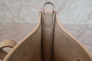 HERMES／エルメス エブリンTPM トリヨンクレマンス ベトン U刻印 ショルダーバッグ 700090242
