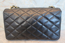 画像をギャラリービューアに読み込む, CHANEL/シャネル デカココチェーンショルダーバッグ ラムスキン ブラック/ゴールド金具 ショルダーバッグ 700080173
