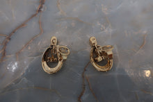 Load image into Gallery viewer, NINA RICCI logo earring Gold plate Gold Earring 300010101
