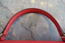 Load image into Gallery viewer, HERMES CANDY KELLY 32 Epsom leather Rose jaipur/Gold □P Engraving Shoulder bag 600050108
