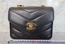 画像をギャラリービューアに読み込む, CHANEL/シャネル Vステッチチェーンショルダーバッグ ラムスキン ブラック/ゴールド金具 ショルダーバッグ 700100232
