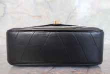 画像をギャラリービューアに読み込む, CHANEL/シャネル Vステッチチェーンショルダーバッグ ラムスキン ブラック/ゴールド金具 ショルダーバッグ 700100232
