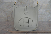 将图片加载到图库查看器，HERMES  EVELYNE TPM Clemence leather Vert fizz B刻印 Shoulder bag 700040196
