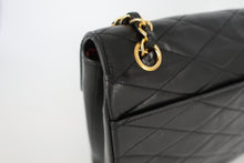 將圖片載入圖庫檢視器 CHANEL/シャネル チェーンショルダーバッグ ラムスキン ブラック/ゴールド金具 ショルダーバッグ 800080185
