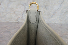 将图片加载到图库查看器，HERMES  EVELYNE TPM Clemence leather Vert fizz B刻印 Shoulder bag 700040196
