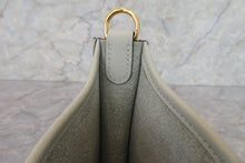将图片加载到图库查看器，HERMES  EVELYNE TPM Clemence leather Vert fizz B刻印 Shoulder bag 700040196
