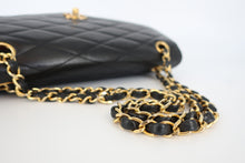 將圖片載入圖庫檢視器 CHANEL/シャネル チェーンショルダーバッグ ラムスキン ブラック/ゴールド金具 ショルダーバッグ 800080185
