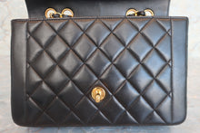 Load image into Gallery viewer, CHANEL Matelasse chain shoulder bag Lambskin Black/Gold hadware Shoulder bag 600080154
