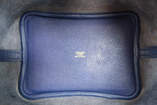 将图片加载到图库查看器，HERMES PICOTIN LOCK PM Clemence leather Blue encre D刻印 Hand bag 800070011
