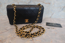画像をギャラリービューアに読み込む, CHANEL/シャネル ミニマトラッセチェーンショルダーバッグ ラムスキン ブラック/ゴールド金具 ショルダーバッグ 800010076
