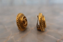 Load image into Gallery viewer, CHANEL CC mark earring Gold plate Gold Earring 600030087
